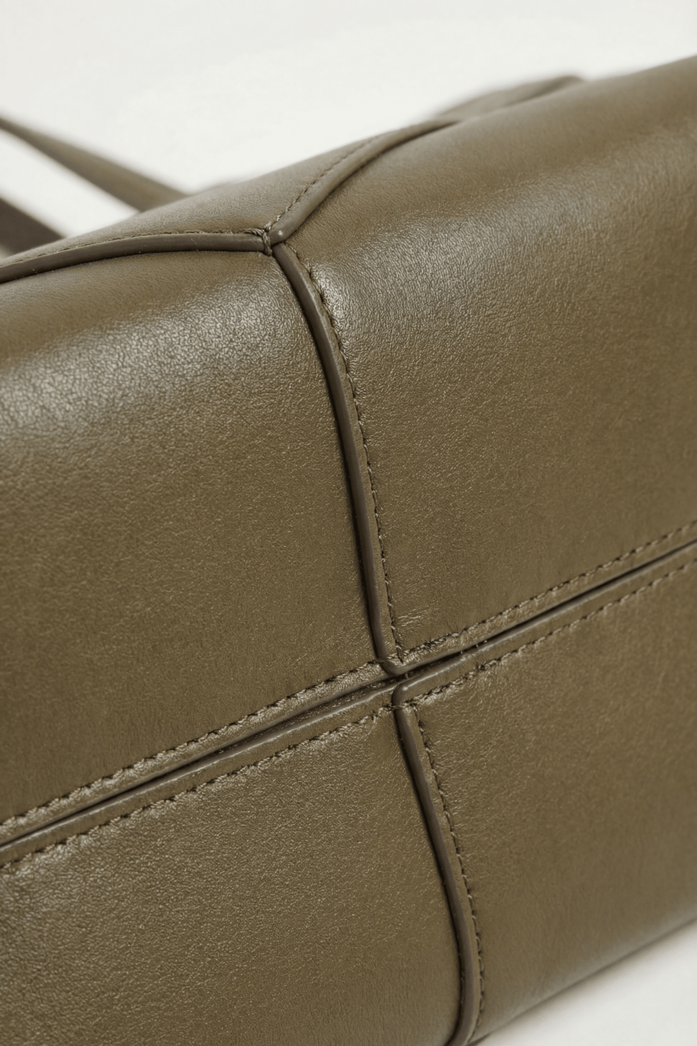 LÍNEA Urban Ciutadella matte leather micro bag by GREBELLA, Barcelona — view 5