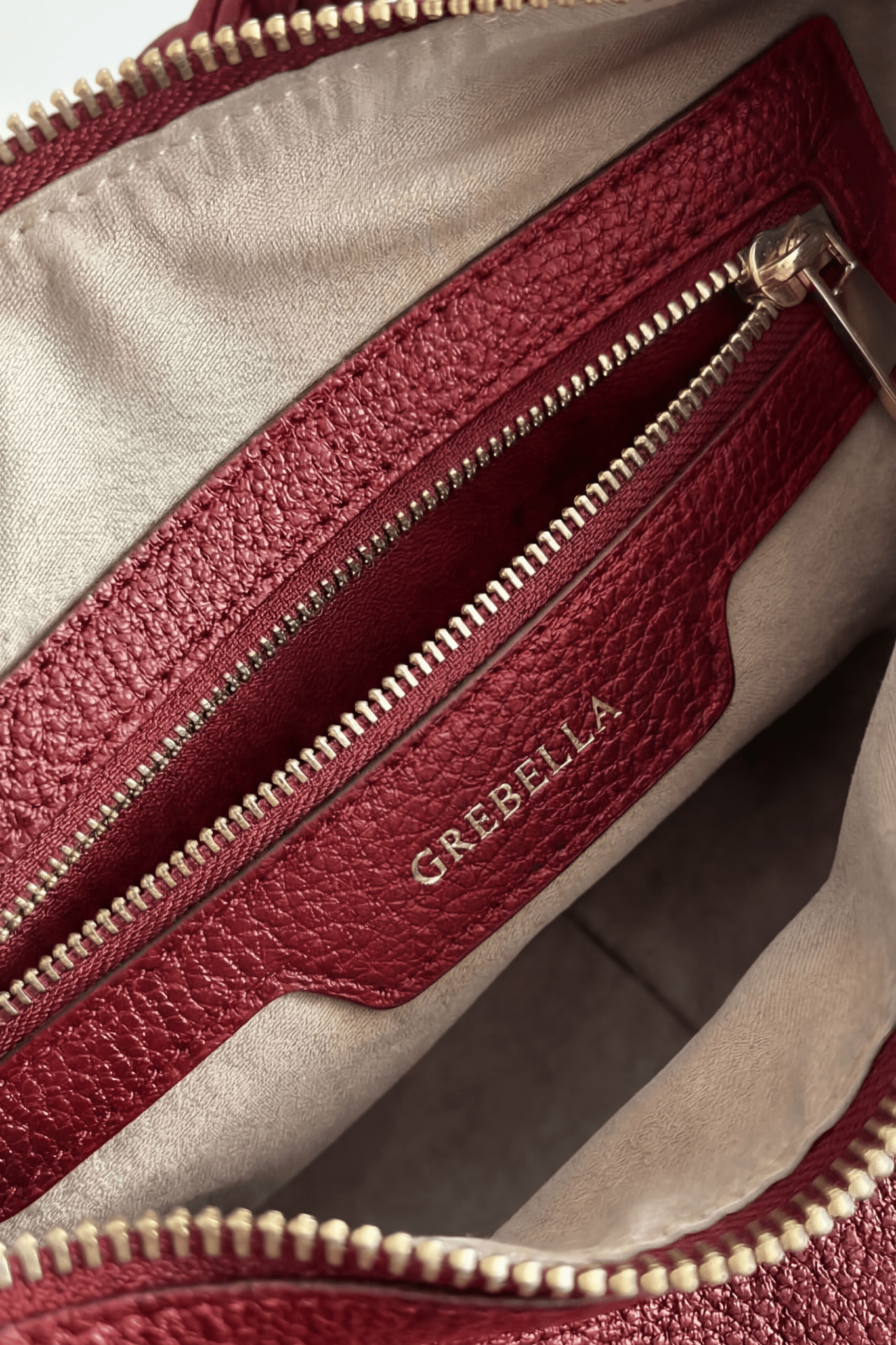 VESPER Rosso Gràcia grained calfskin shoulder bag by GREBELLA, Barcelona — view 8