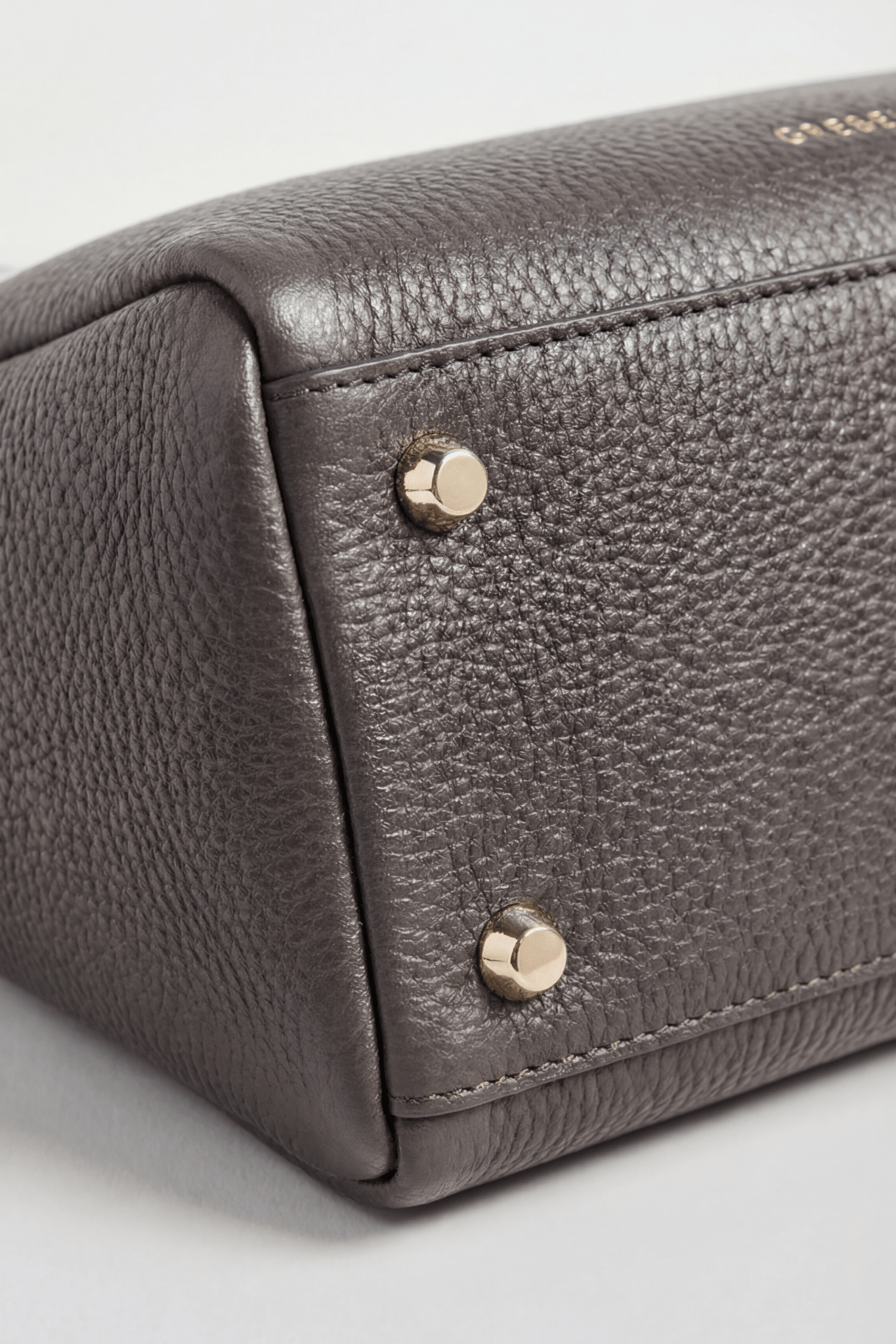 VESPER Ceniza Born grained calfskin shoulder bag by GREBELLA, Barcelona — view 4