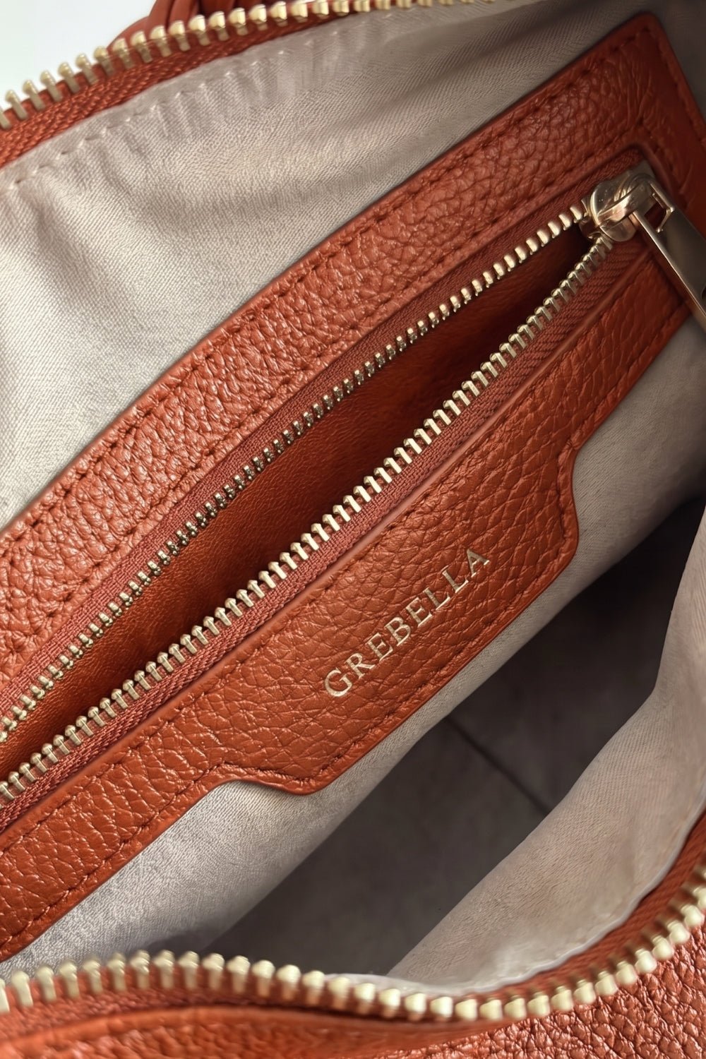 VESPER Terracotta Arc grained calfskin shoulder bag by GREBELLA, Barcelona — view 6