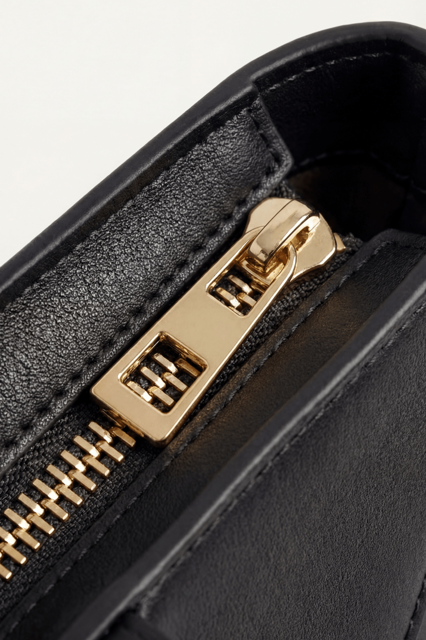 LÍNEA Gòtic Noir matte leather micro bag by GREBELLA, Barcelona — view 6