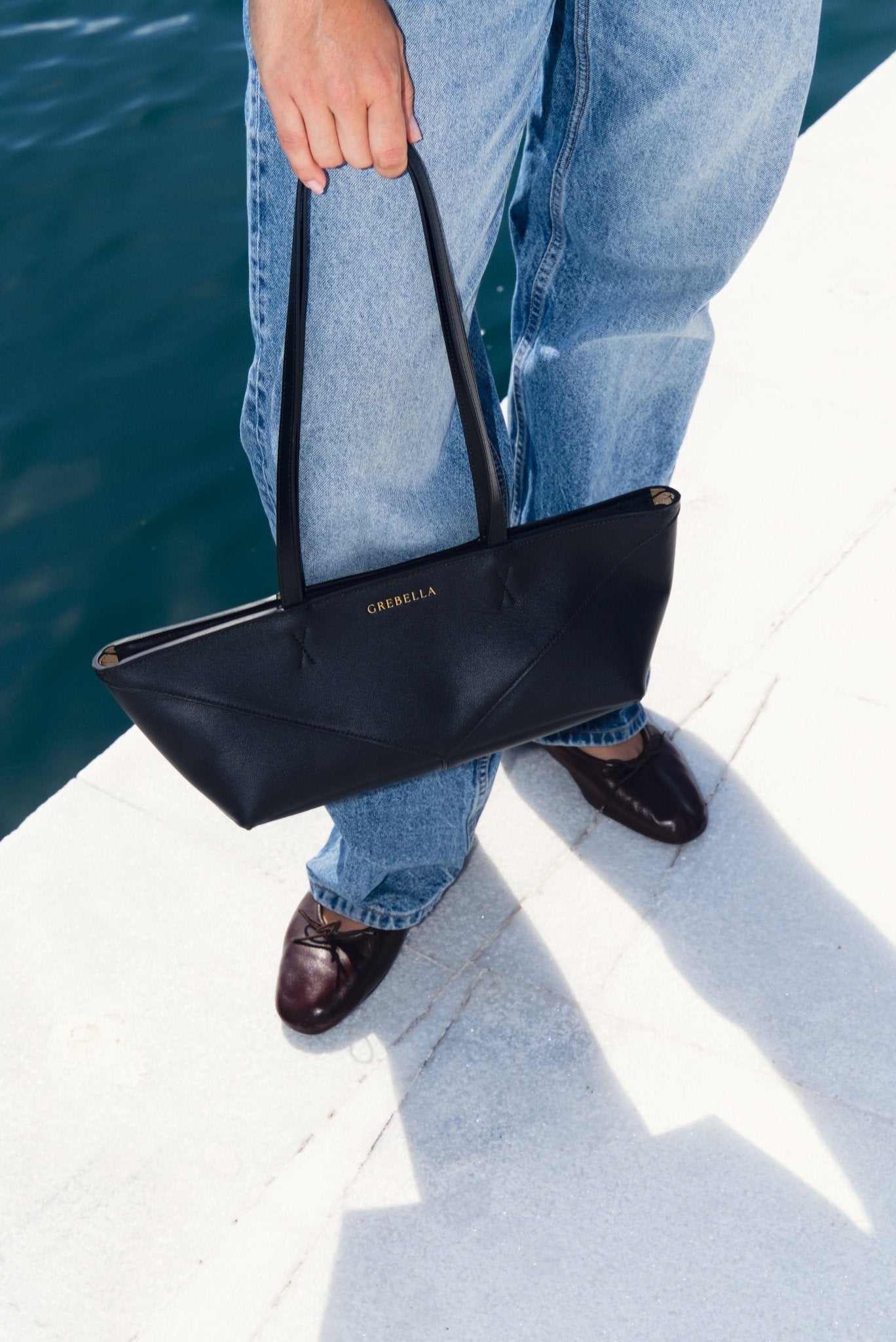 LÍNEA Gòtic Noir matte leather micro bag by GREBELLA, Barcelona — detail view